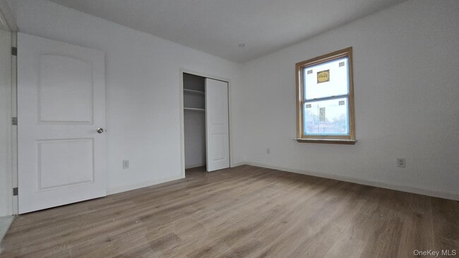 Foto del edificio - 63-87-87 Fitchett St