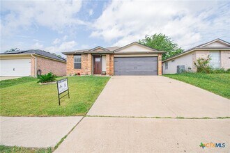 Building Photo - 1213 Fox Creek Dr