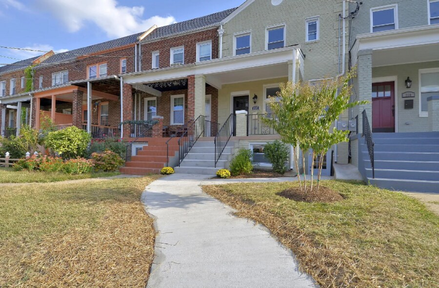 Perfect Row Home in Petworth! Parking Incl... House Rental in