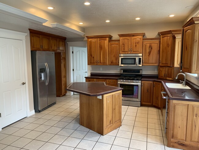 Kitchen - 295 W 300 N