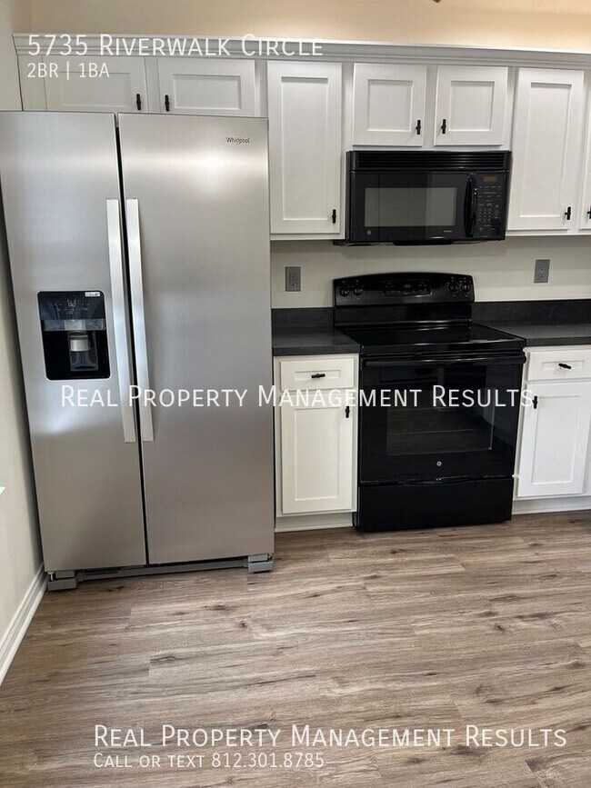 Foto del edificio - 5735 River Walk Cir