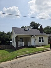 Building Photo - 106 E Hunter St