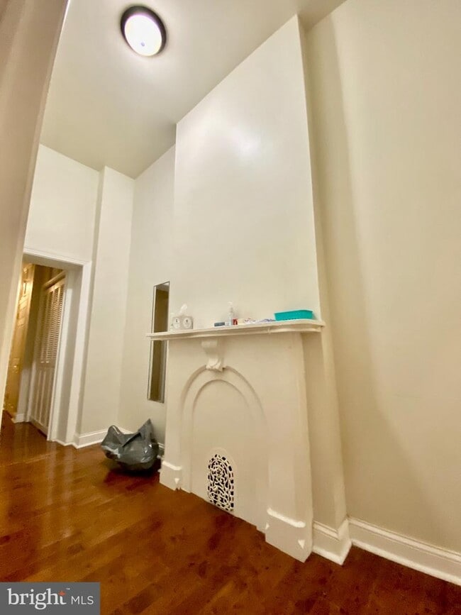 Building Photo - 509 S 41st St