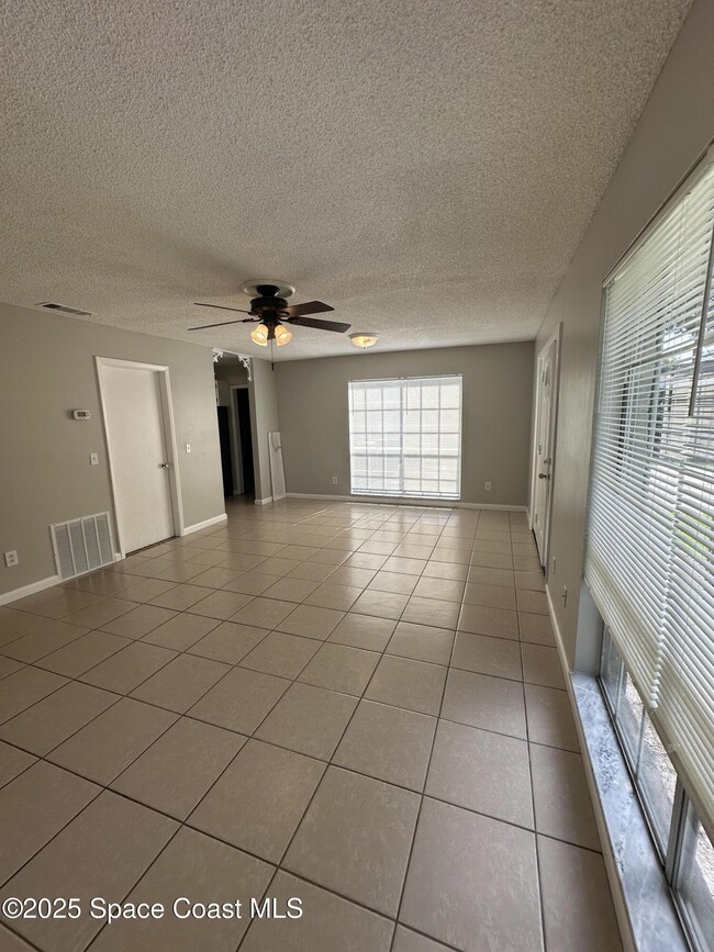 Building Photo - 686 John Hancock Ln