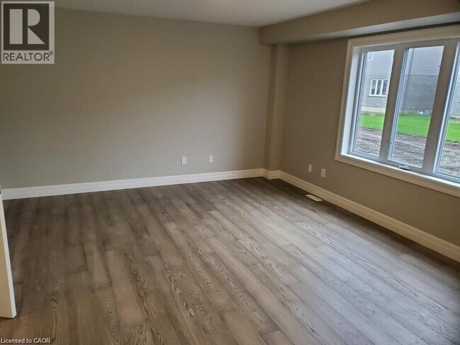 Building Photo - 255 Bradshaw Dr