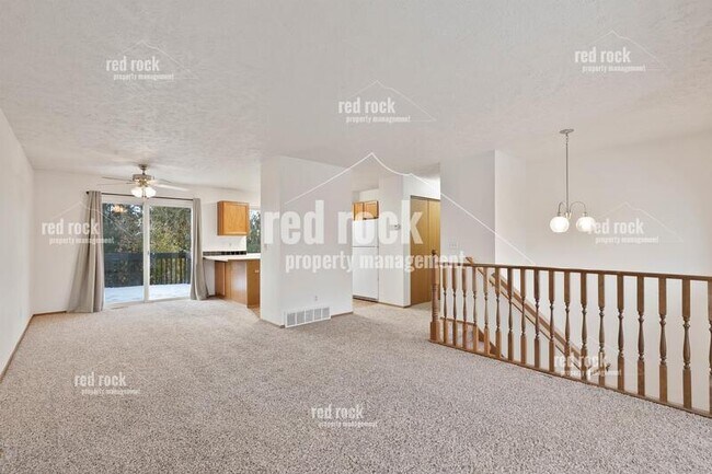 Building Photo - 1323 N Mitchell Rd
