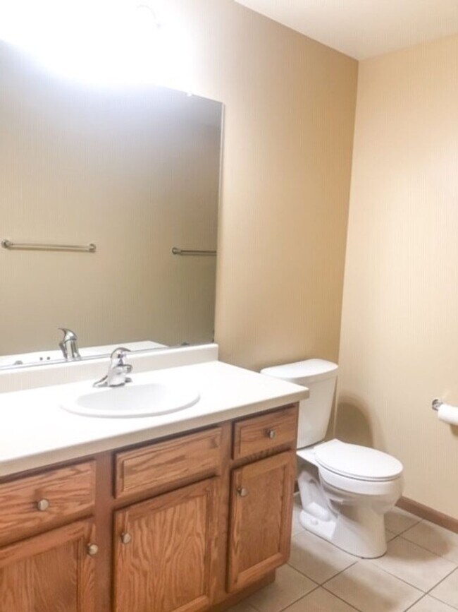 Building Photo - 3566-3572 East Meadows Place