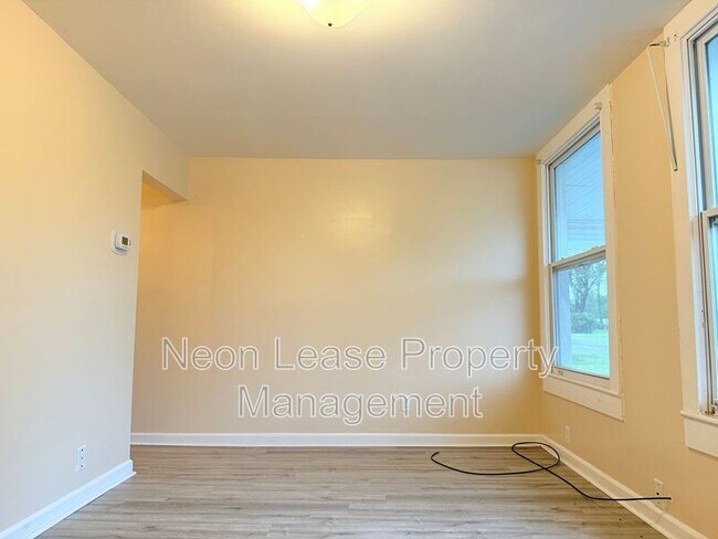 Foto del edificio - 32715 Bi State Blvd