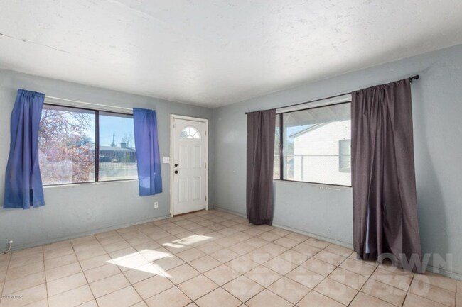 Foto del edificio - 3249 E Silverlake Rd