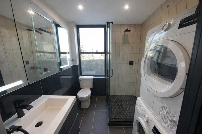 Building Photo - 20 Prince St