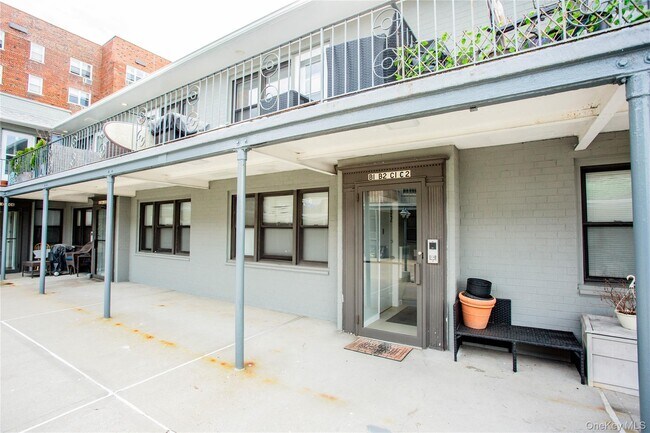 Foto del edificio - 470 E Broadway