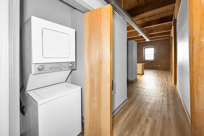 Foto del edificio - Emery Lofts