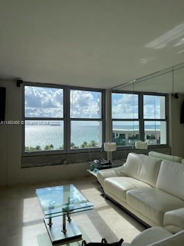 Building Photo - 2899 Collins Ave