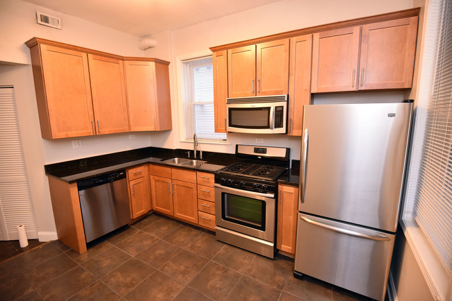 Building Photo - 3504 N Ashland Ave