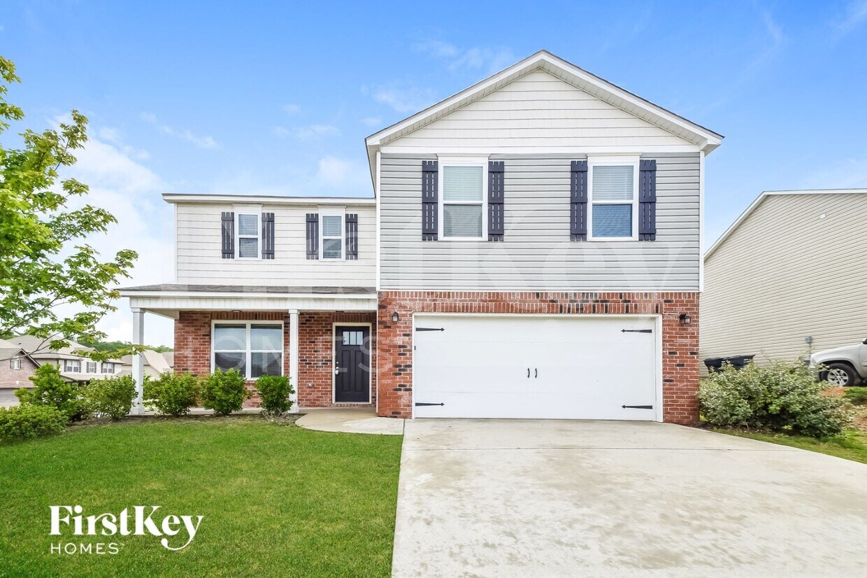 Foto principal - 210 Oakwell St