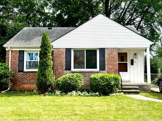 Front yard - 1003 W 12 Mile Rd