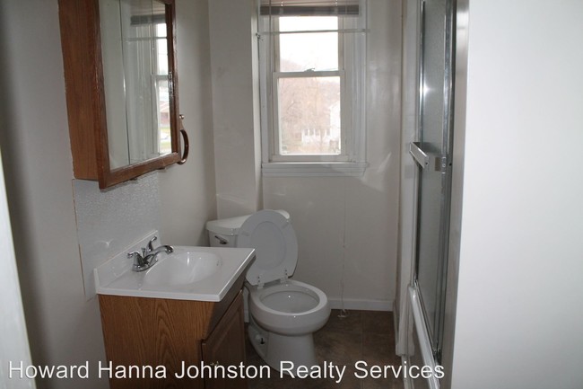 Building Photo - 2 br, 1 bath House - 600 S Logan Blvd