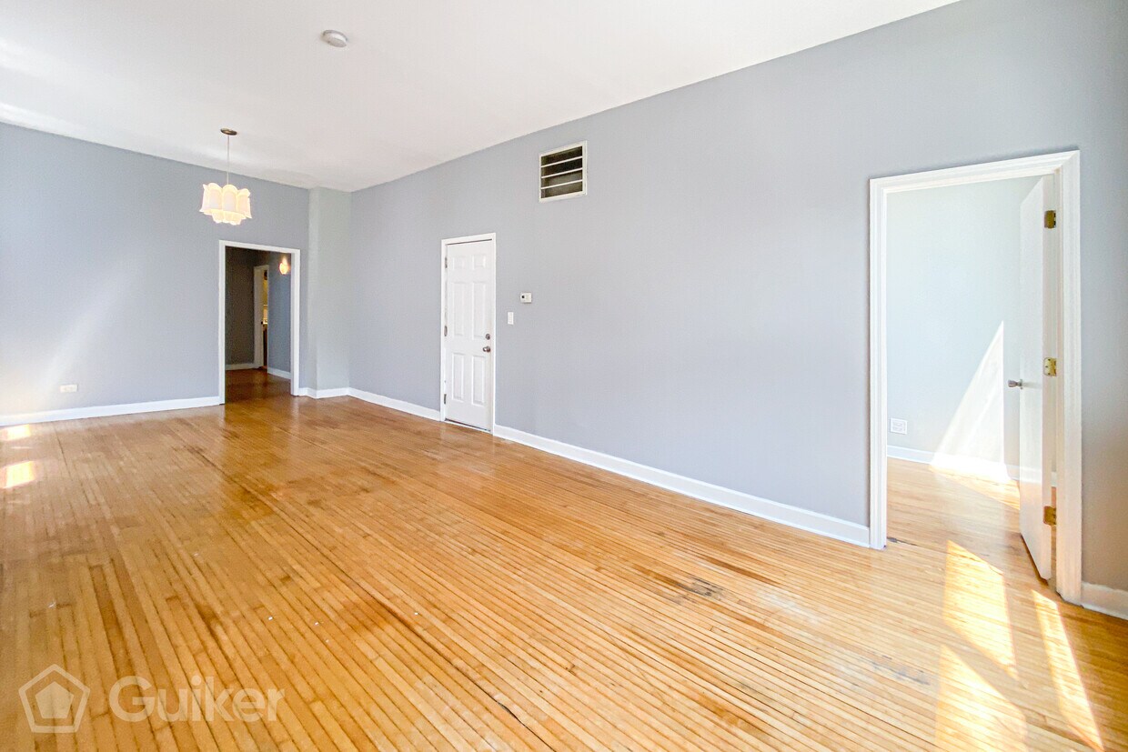 Primary Photo - 2110 N Western Ave