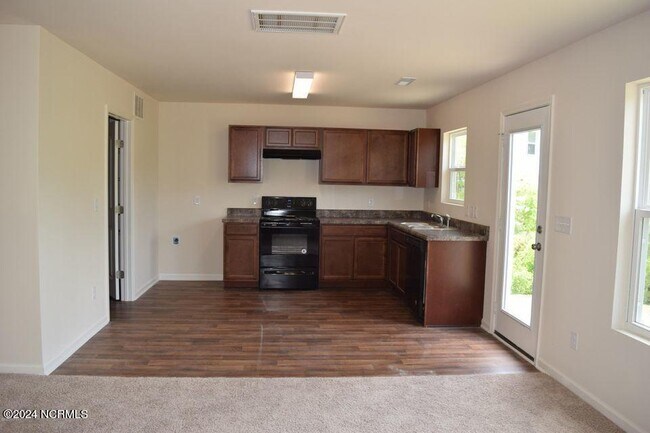 Building Photo - 201 Bungalow Rd