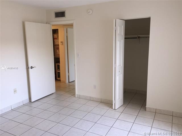 Foto del edificio - 10744 N Kendall Dr