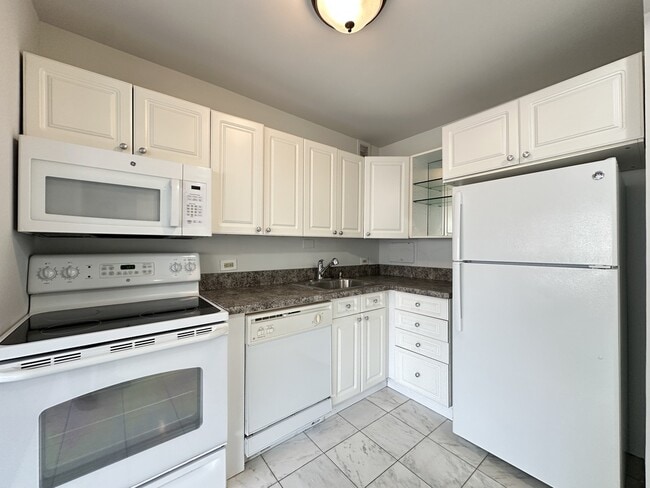 Building Photo - 1349 N Dearborn St