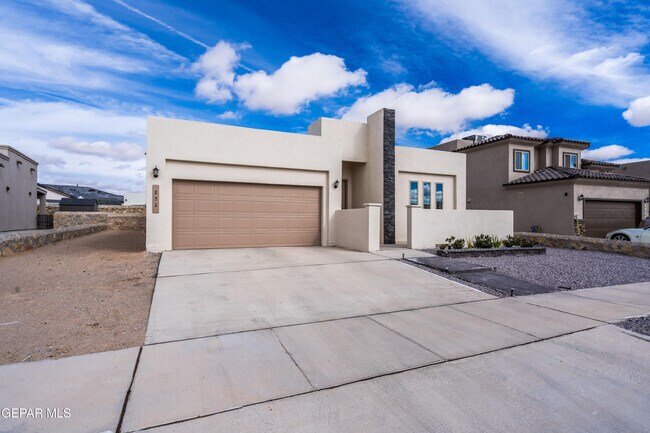 Building Photo - 252 Emerald Sun Dr