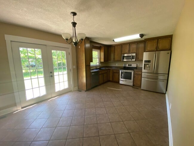 Building Photo - 3 Bedroom 2 Bath Home on a Cul da sac!