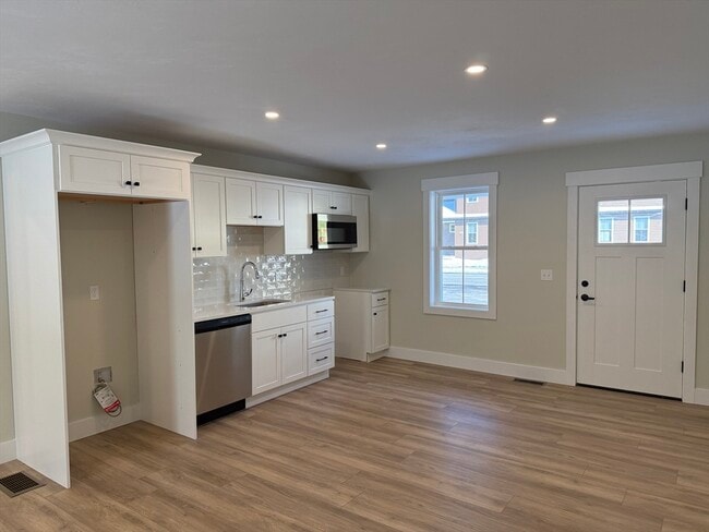 Foto del edificio - 480 Wareham St