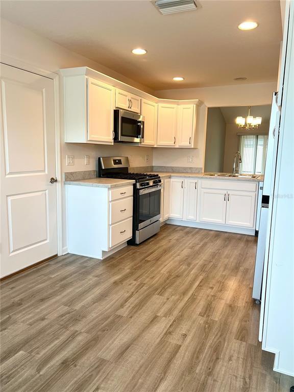 Building Photo - 618 Nielsen Pl