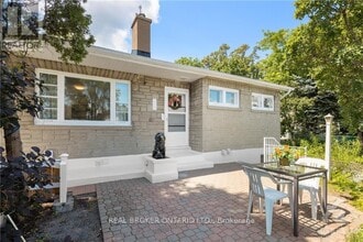 Building Photo - 924 Watson St