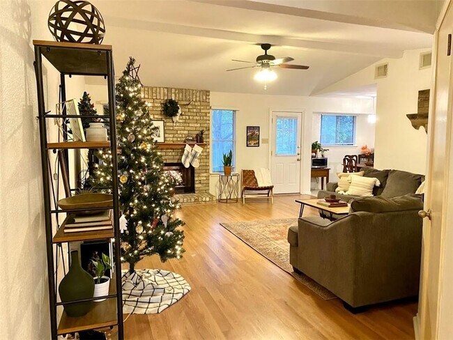 Foto del edificio - 5912 Shreveport Dr