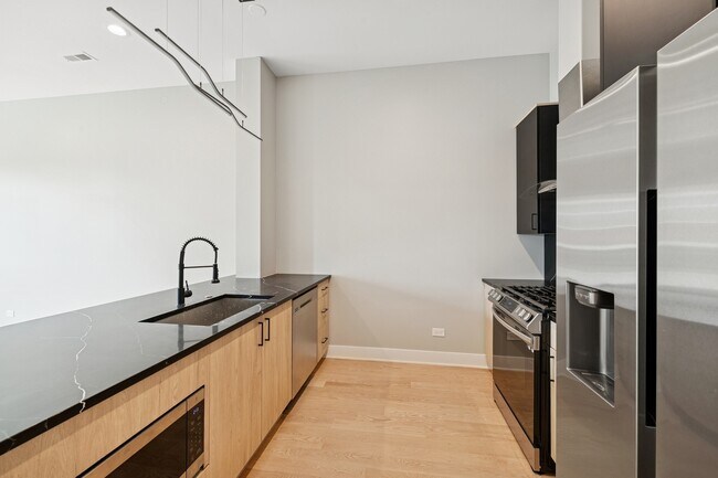 Foto del edificio - 1723 W North Ave