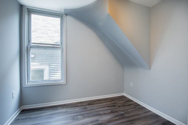 Building Photo - 2202 N Tripp Ave