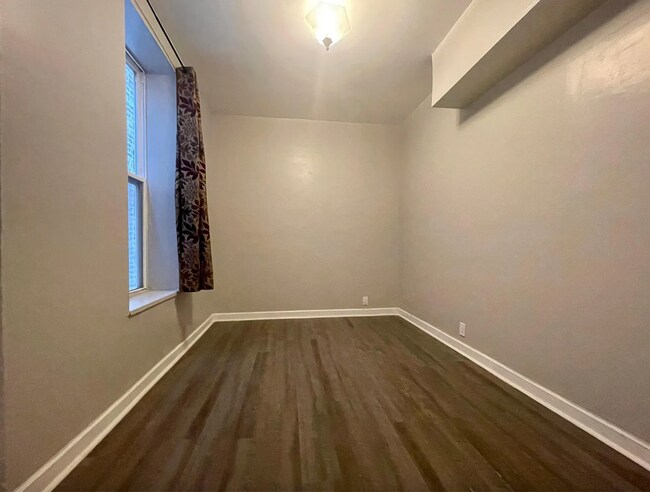 Foto del edificio - 1368 W Evergreen Ave