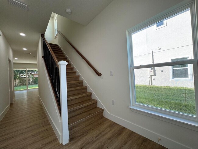 Foto del edificio - 1054 Wilks Ave