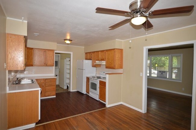 Building Photo - 8216 Johnson Dr