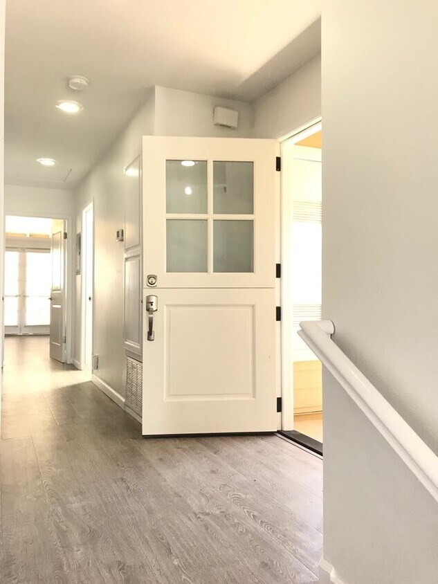 Foto principal - 512 Poinsettia Ave