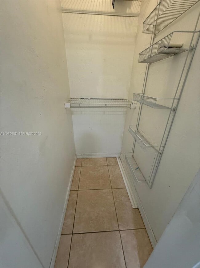 Foto del edificio - 633 Mokena Dr