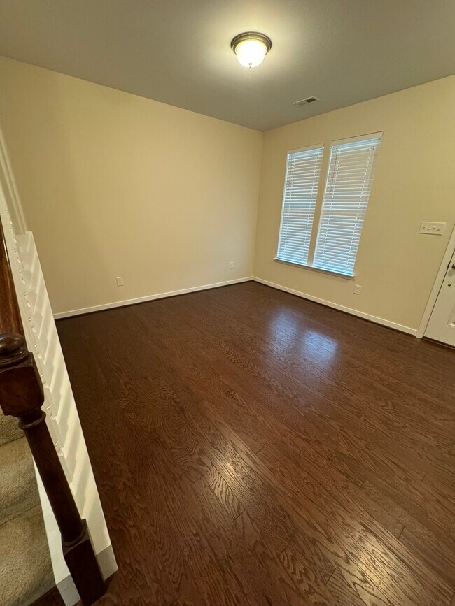 Foto del edificio - 6901 Swanhaven Dr