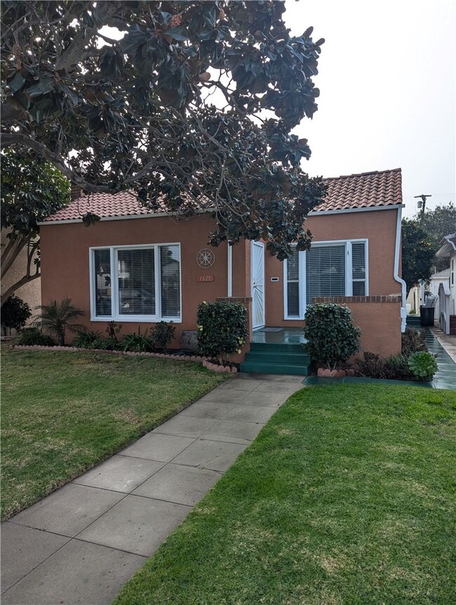 Building Photo - 1629 Cota Ave