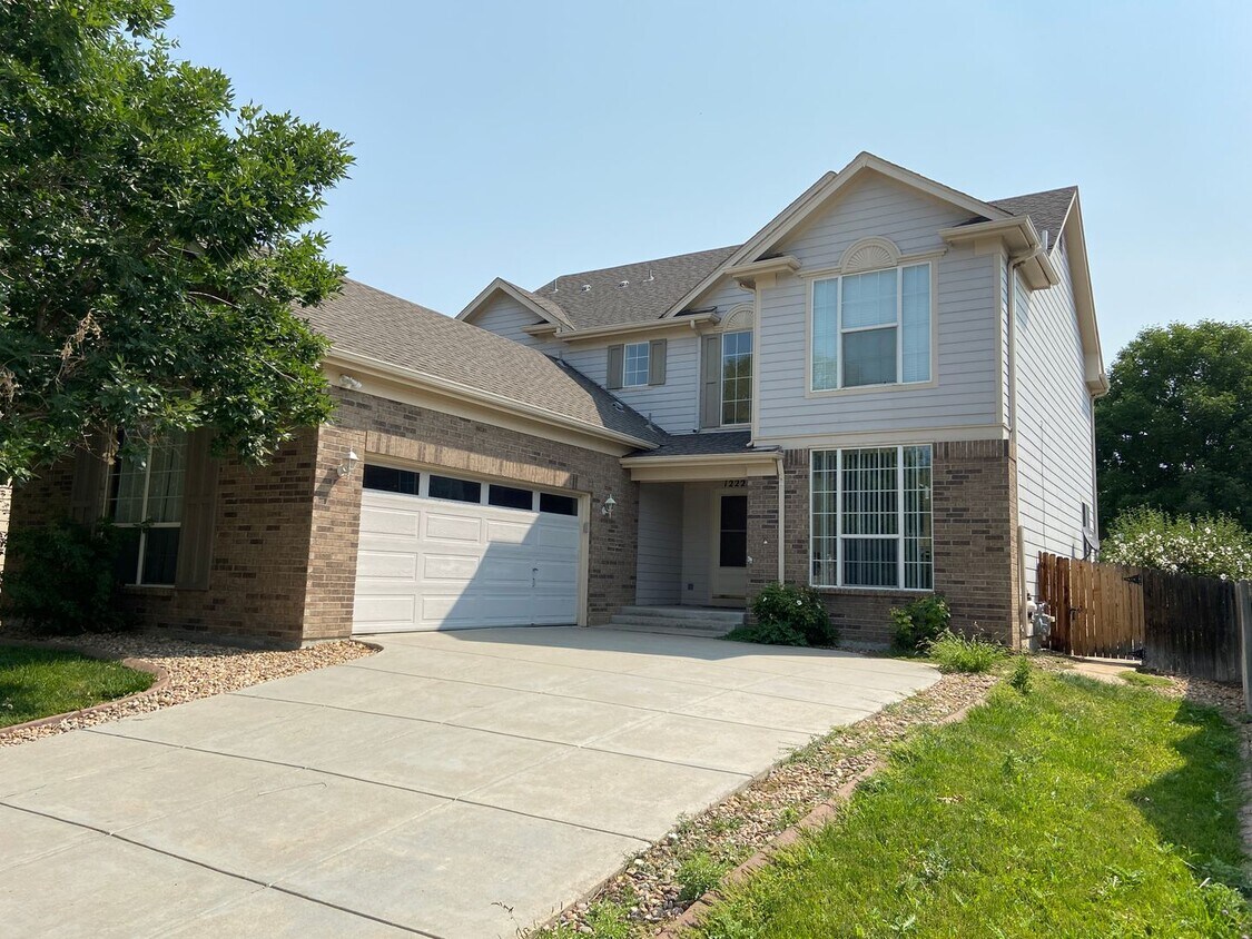 Foto principal - Large 4 bedroom home in Thornton