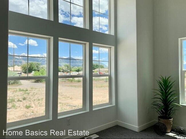 Building Photo - 3 br, 3 bath House - 322 N 750 E