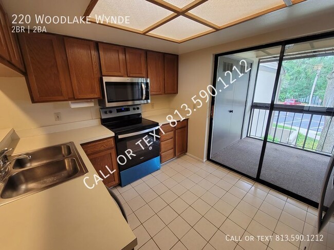 Building Photo - Beautiful Water View Oldsmar Condo