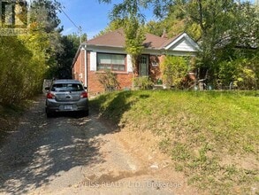 Building Photo - 490 Coldstream Ave