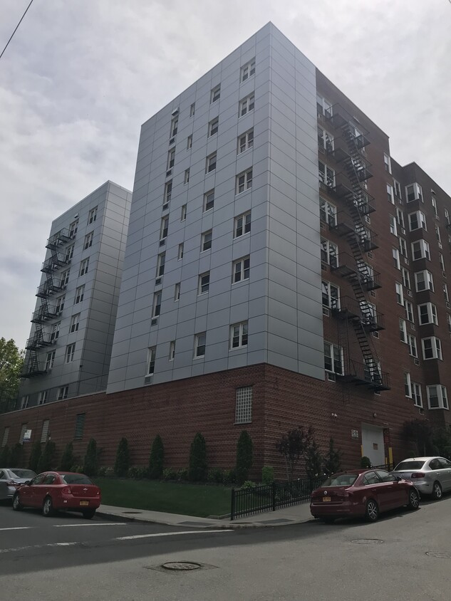 Hamilton Ave Apartments