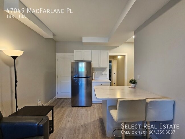 Photo du bâtiment - 47049 MacFarlane Pl