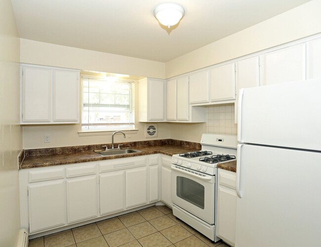 Kitchen-Classic - Partridge Run Apartments