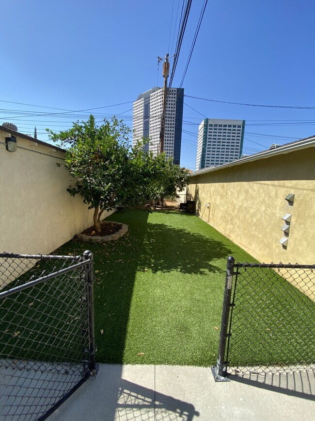 Foto del edificio - 132 N Maple