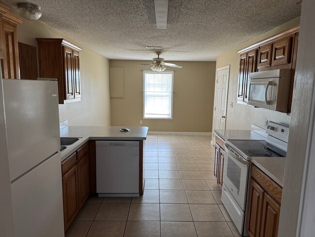 Building Photo - 105 Harmon Cir