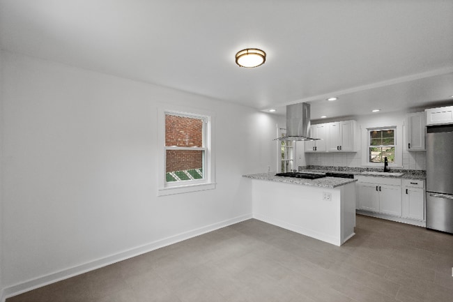 Foto del edificio - 1454 Elizabeth Blvd